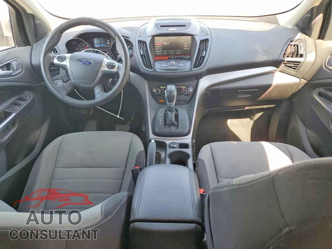 FORD ESCAPE 2015 - 1FMCU9G91FUB01720