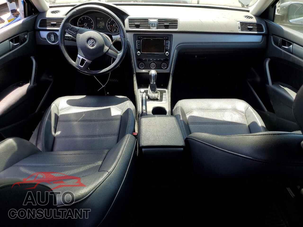 VOLKSWAGEN PASSAT 2015 - 1VWAT7A33FC113412