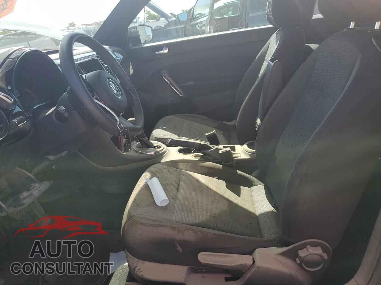 VOLKSWAGEN BEETLE 2013 - 3VWFP7AT7DM644702