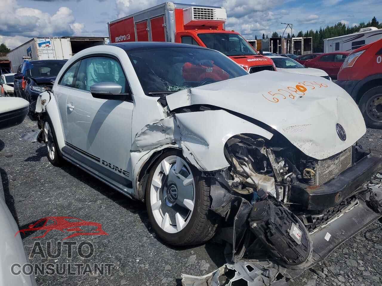 VOLKSWAGEN BEETLE 2018 - 3VWSD7AT4JM711596