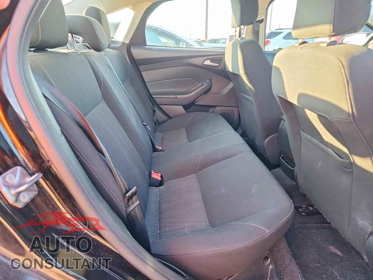 FORD FOCUS 2017 - 1FADP3FE6HL302975