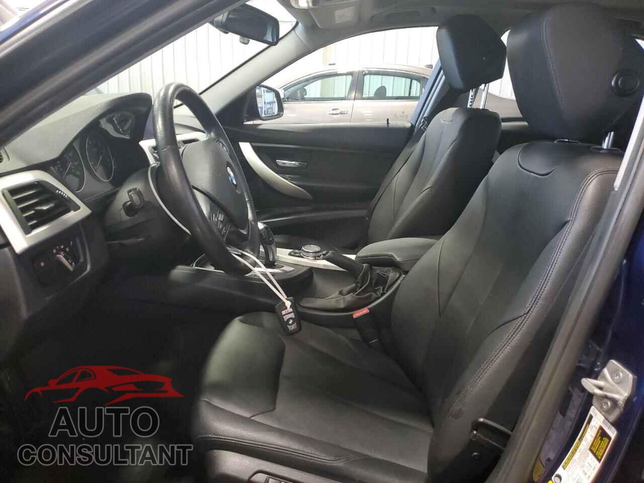 BMW 3 SERIES 2016 - WBA8E5G55GNU20219