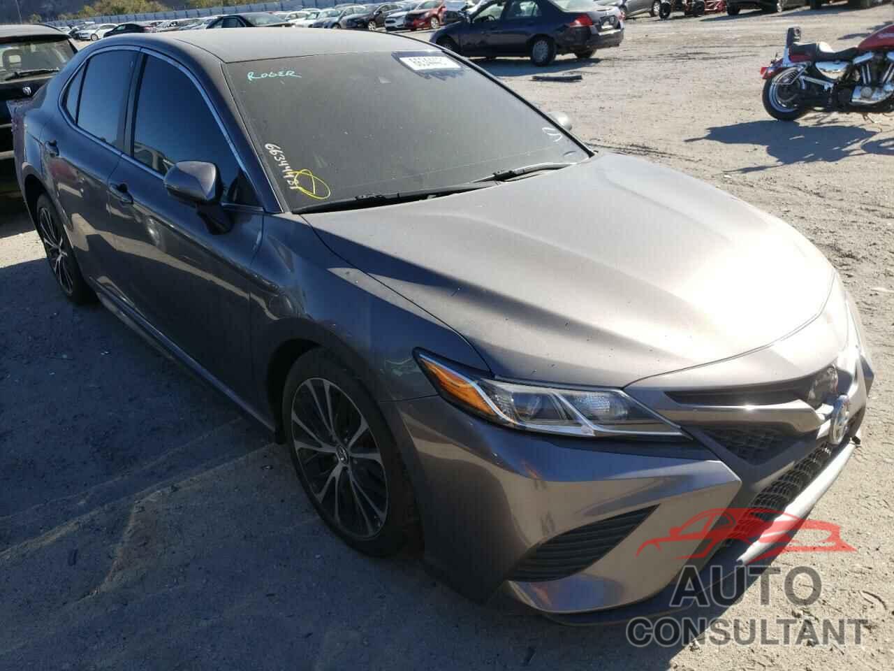 TOYOTA CAMRY 2018 - 4T1B11HK4JU091099