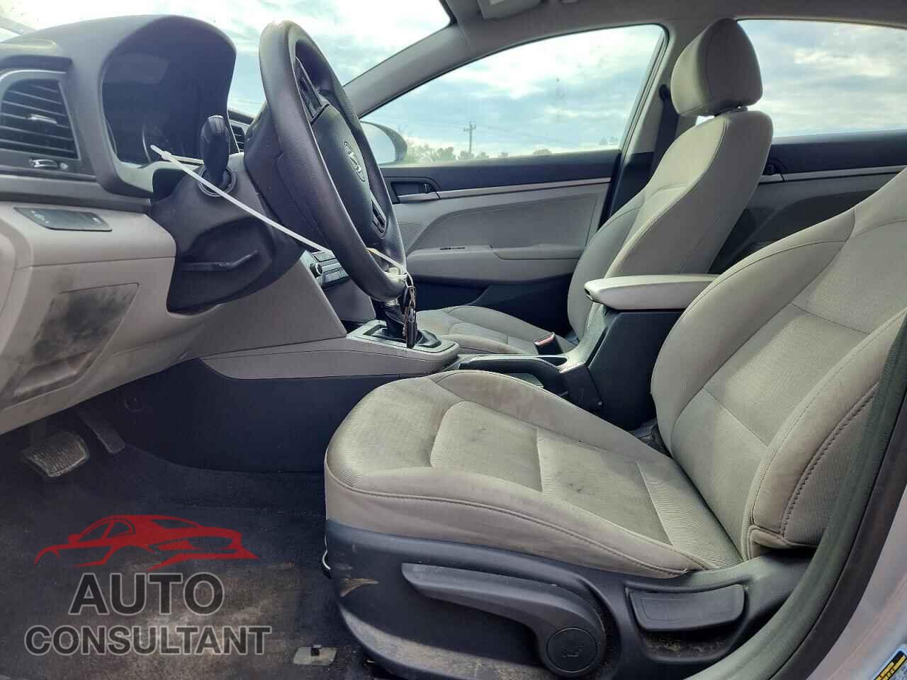 HYUNDAI ELANTRA 2017 - 5NPD74LF5HH212640