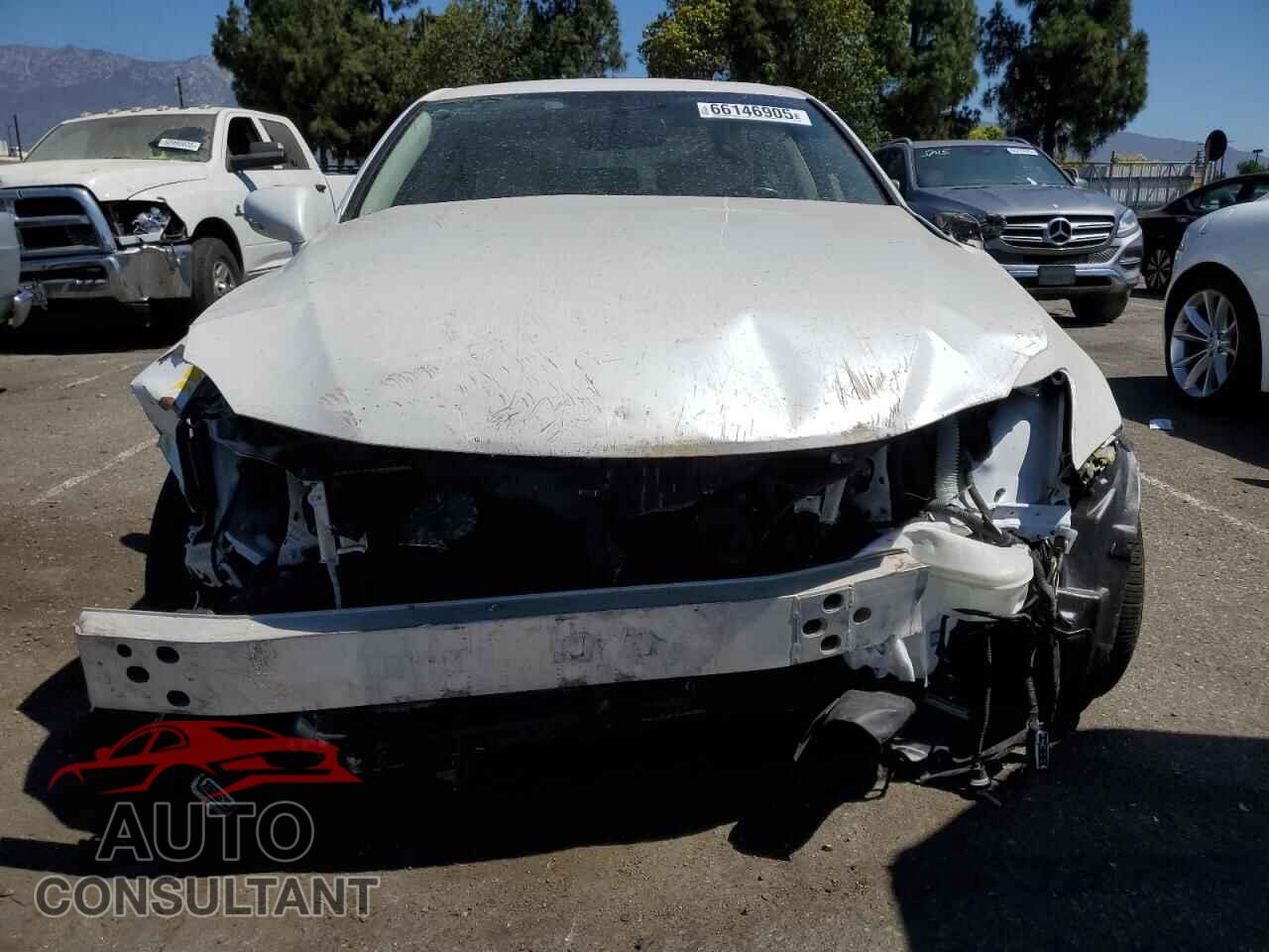 LEXUS IS 2012 - JTHBF5C22C5182579