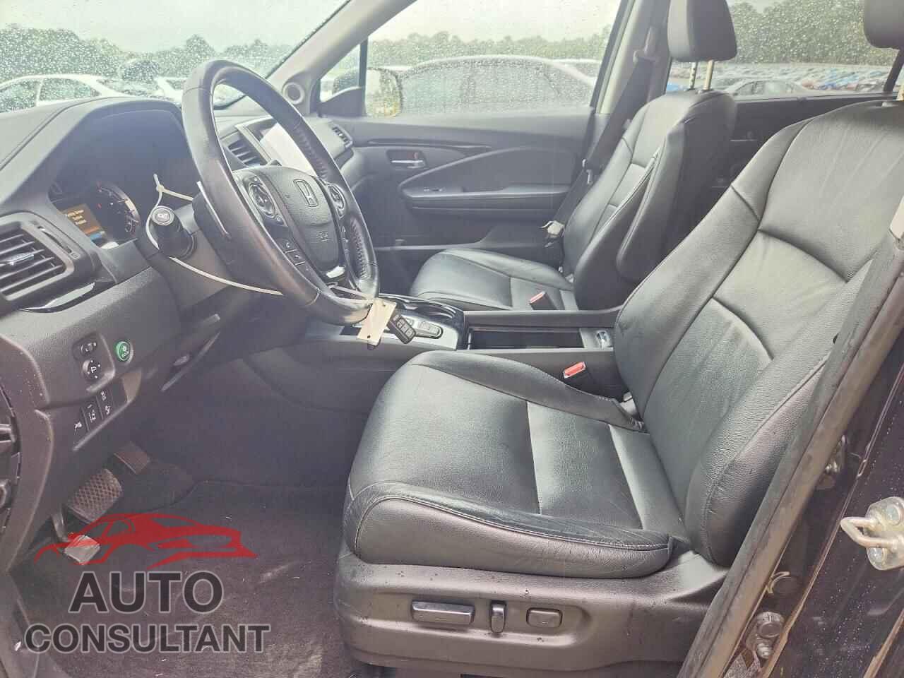 HONDA PILOT 2017 - 5FNYF6H90HB081411