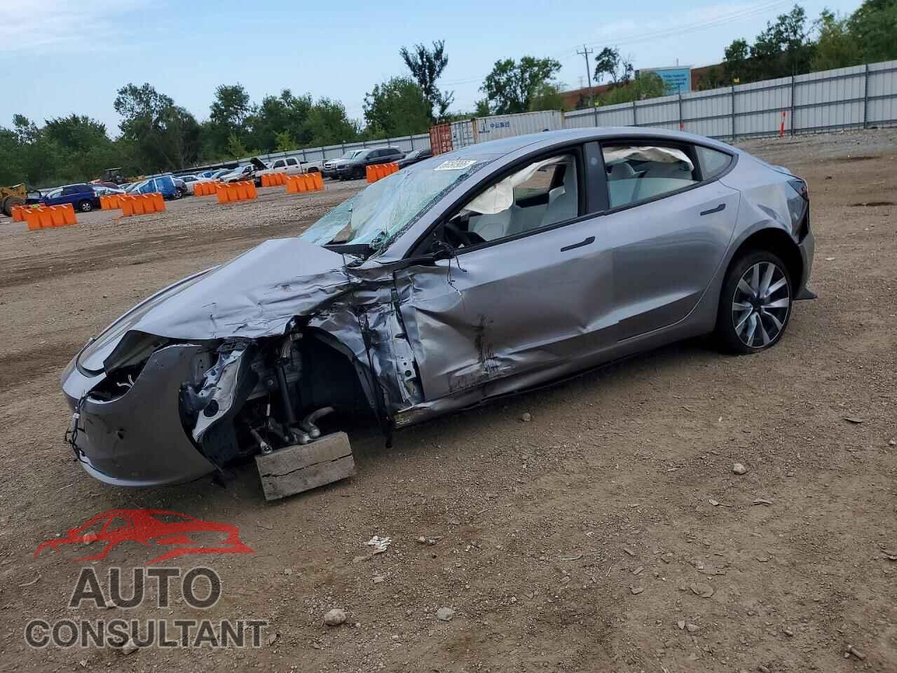 TESLA MODEL 3 2025 - 5YJ3E1EA2SF076605