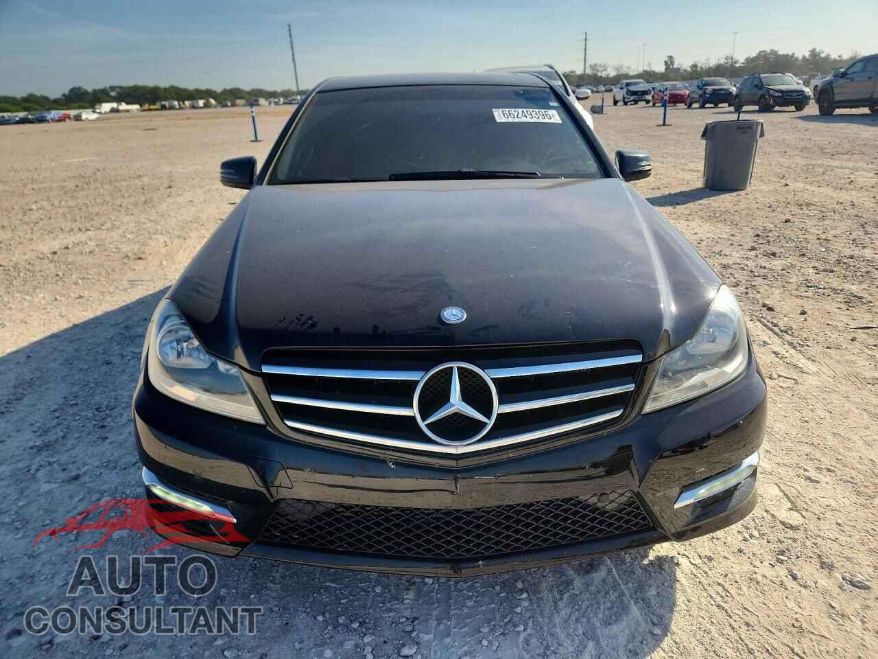 MERCEDES-BENZ C-CLASS 2013 - WDDGF4HB8DA845369