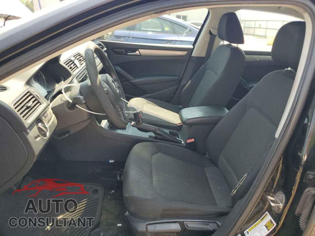 VOLKSWAGEN PASSAT 2015 - 1VWAT7A39FC069626