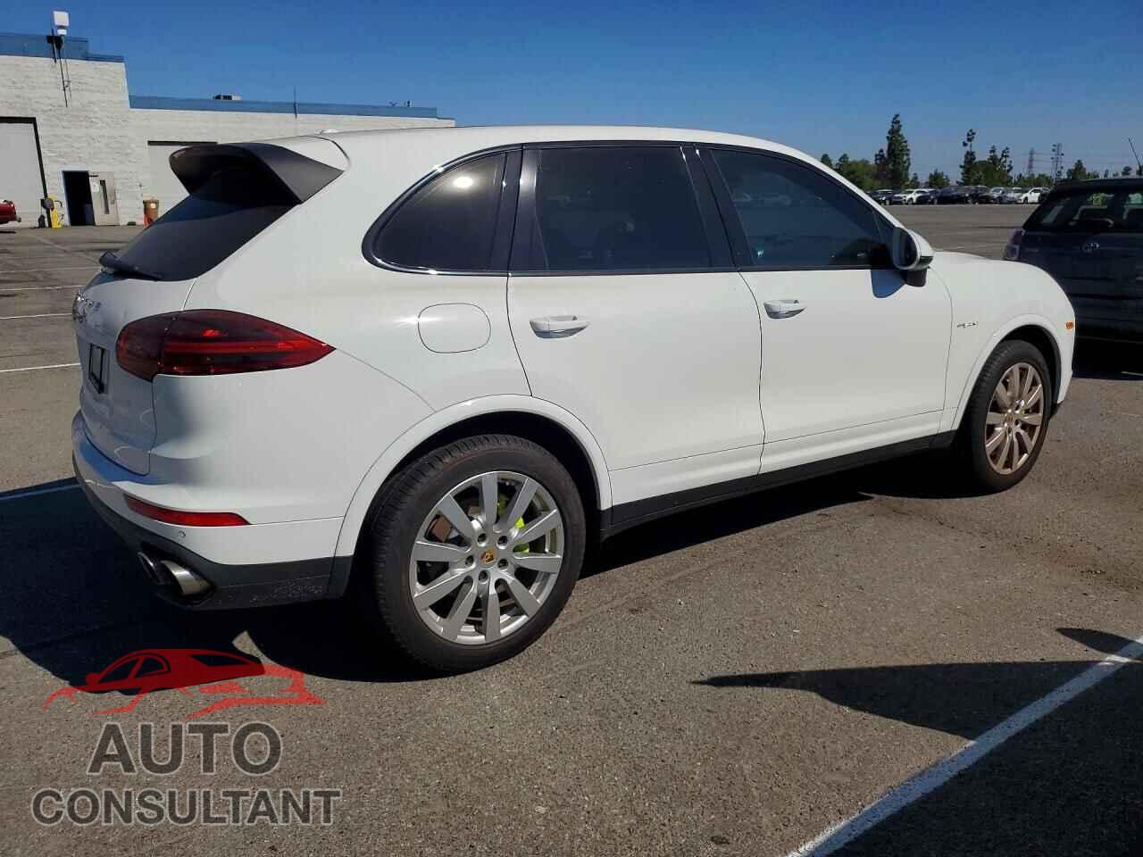 PORSCHE CAYENNE 2017 - WP1AE2A27HLA75689