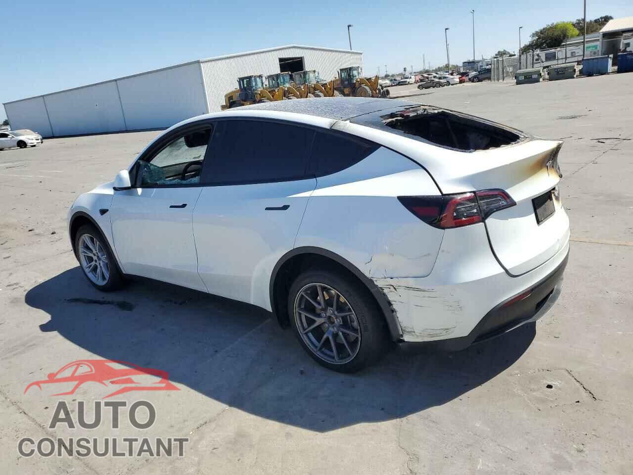 TESLA MODEL Y 2023 - 7SAYGAEE0PF640183