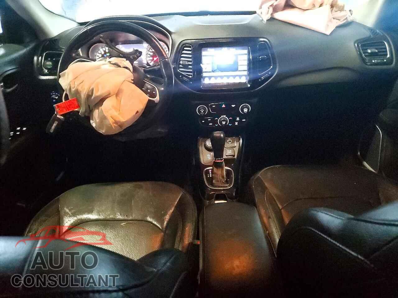 JEEP COMPASS 2019 - 3C4NJDCB1KT656902