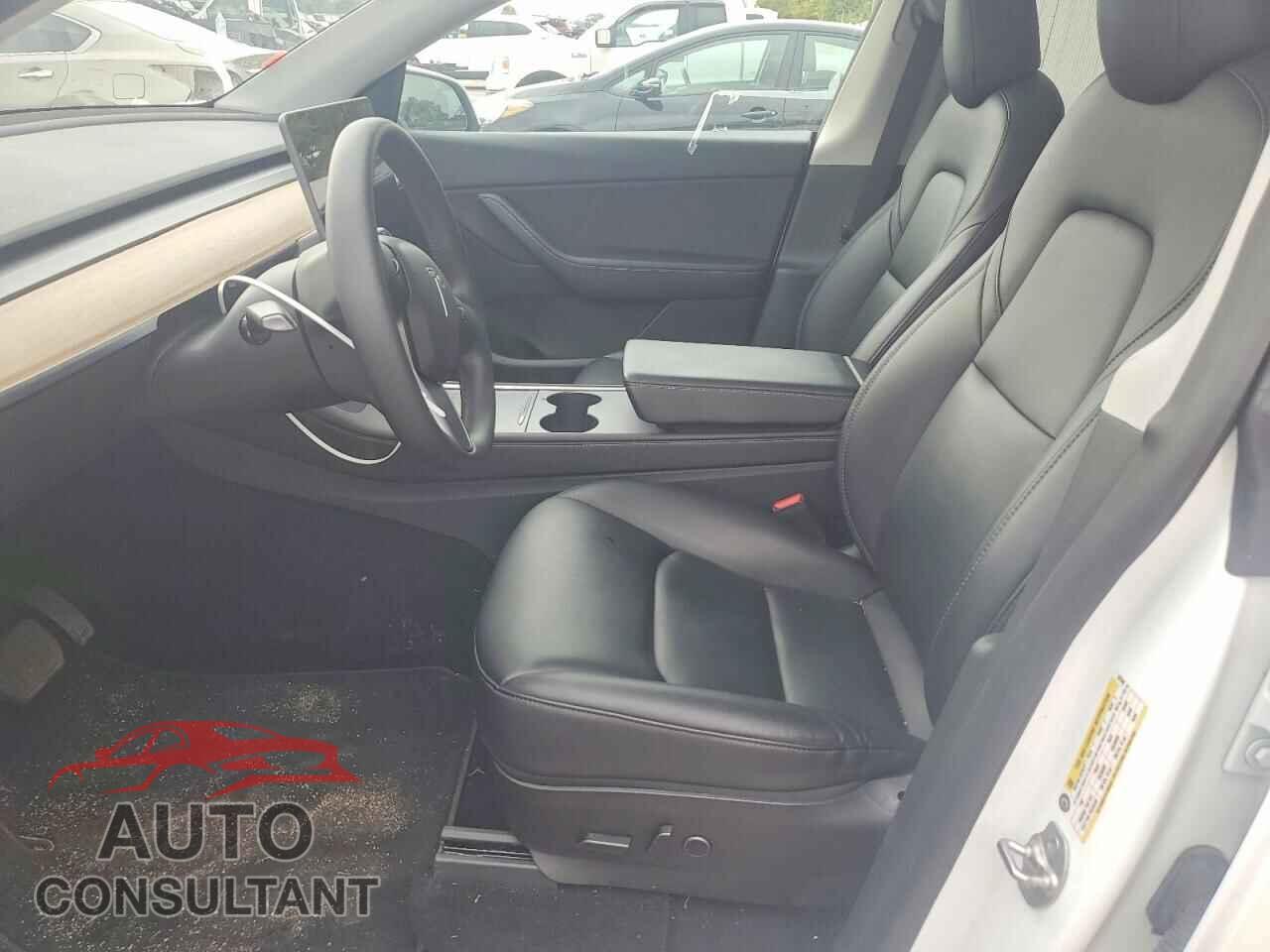 TESLA MODEL Y 2021 - 5YJYGAEEXMF207589