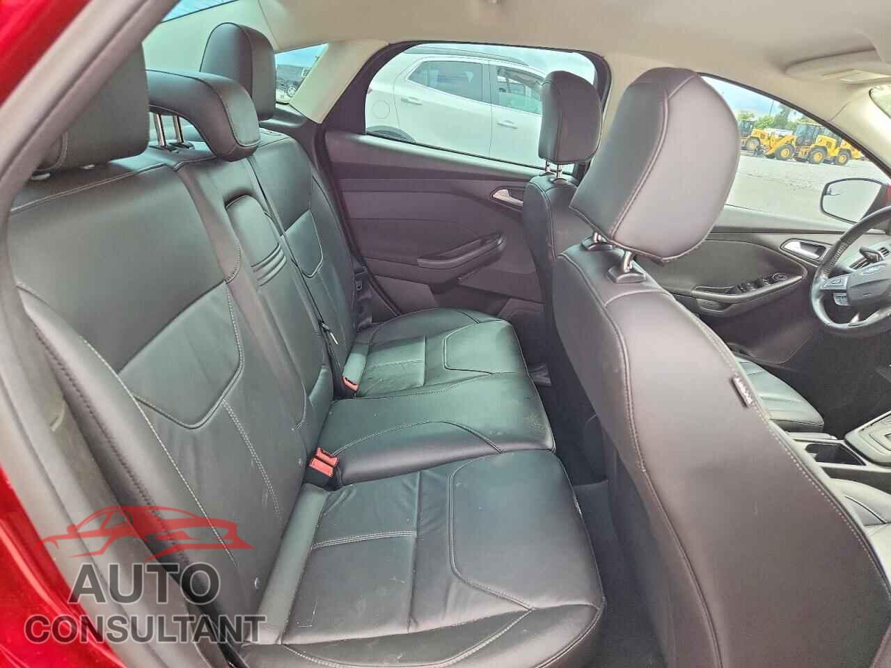 FORD FOCUS 2016 - 1FADP3F23GL266330
