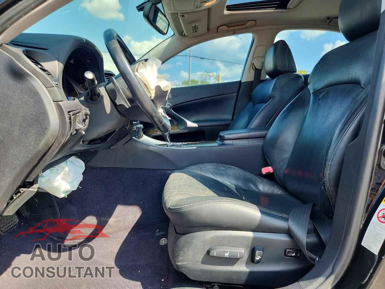 LEXUS IS 2010 - JTHBF5C20A5120773