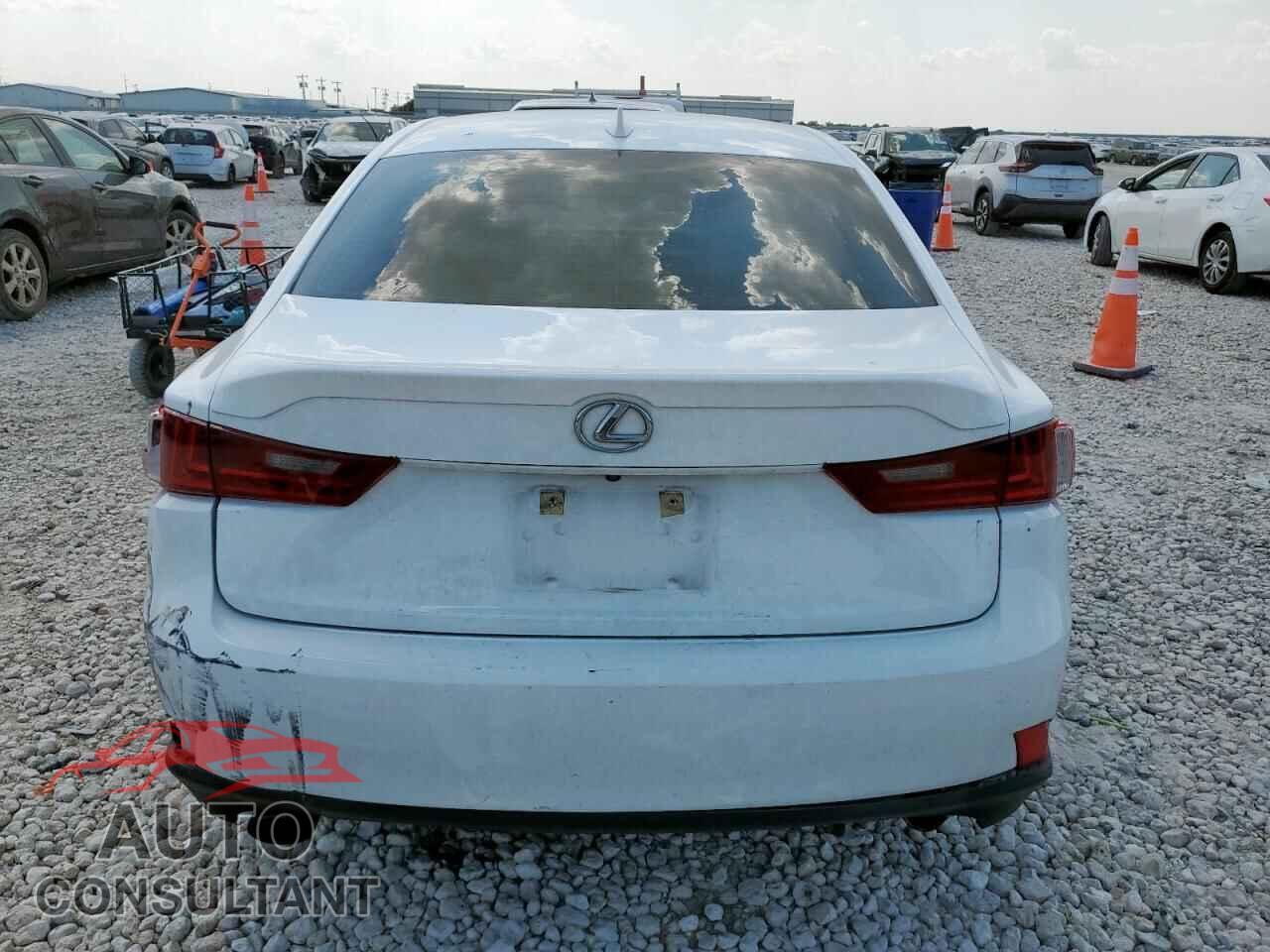 LEXUS IS 2016 - JTHCE1D2XG5010322