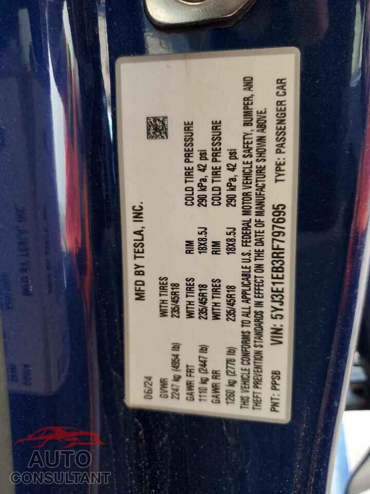 TESLA MODEL 3 2024 - 5YJ3E1EB3RF797695