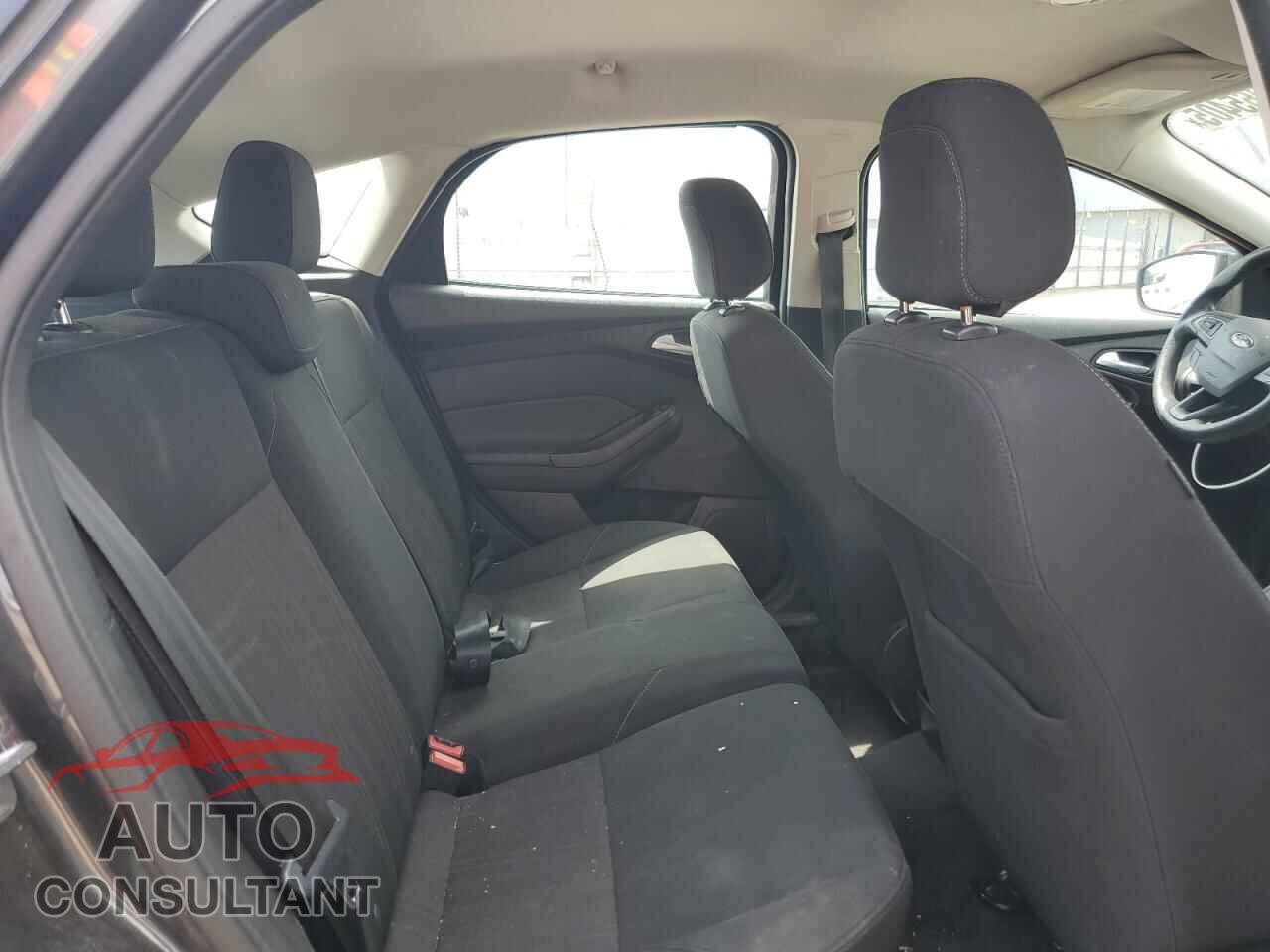 FORD FOCUS 2018 - 1FADP3K27JL250693