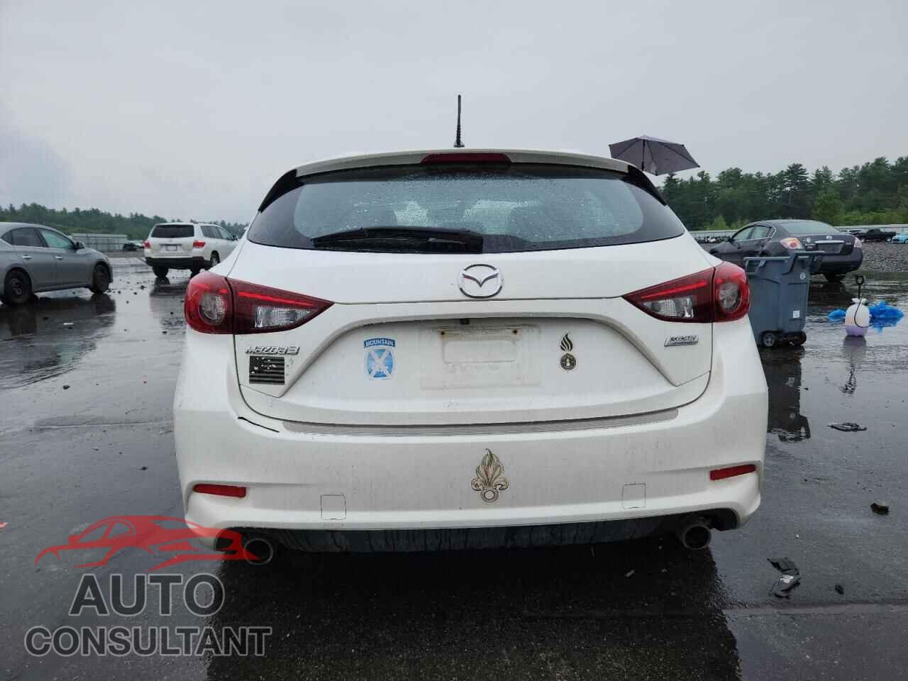 MAZDA 3 2017 - JM1BN1K76H1128095
