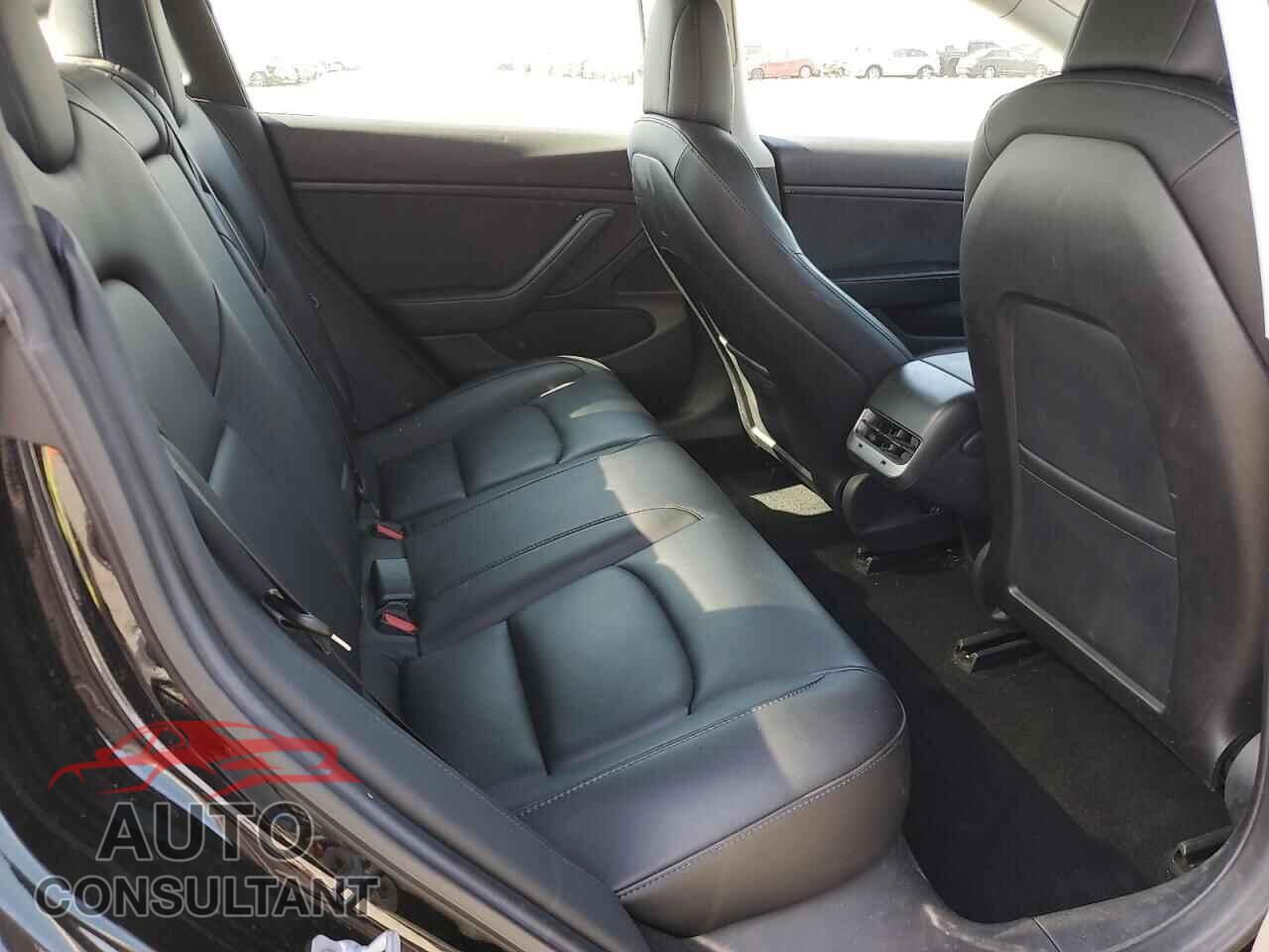 TESLA MODEL 3 2019 - 5YJ3E1EA4KF306905