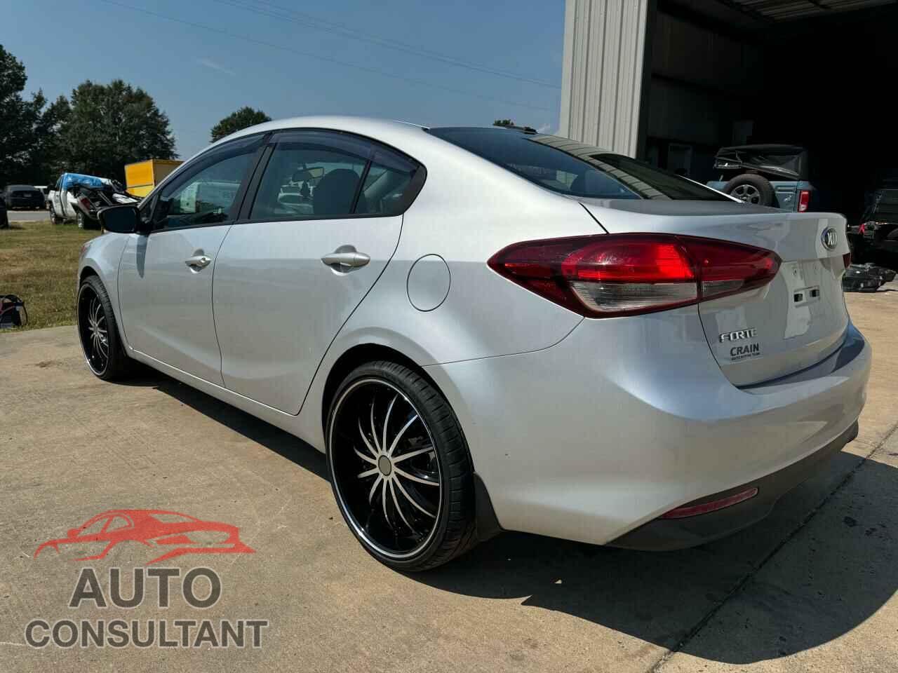 KIA FORTE 2017 - 3KPFK4A70HE146182