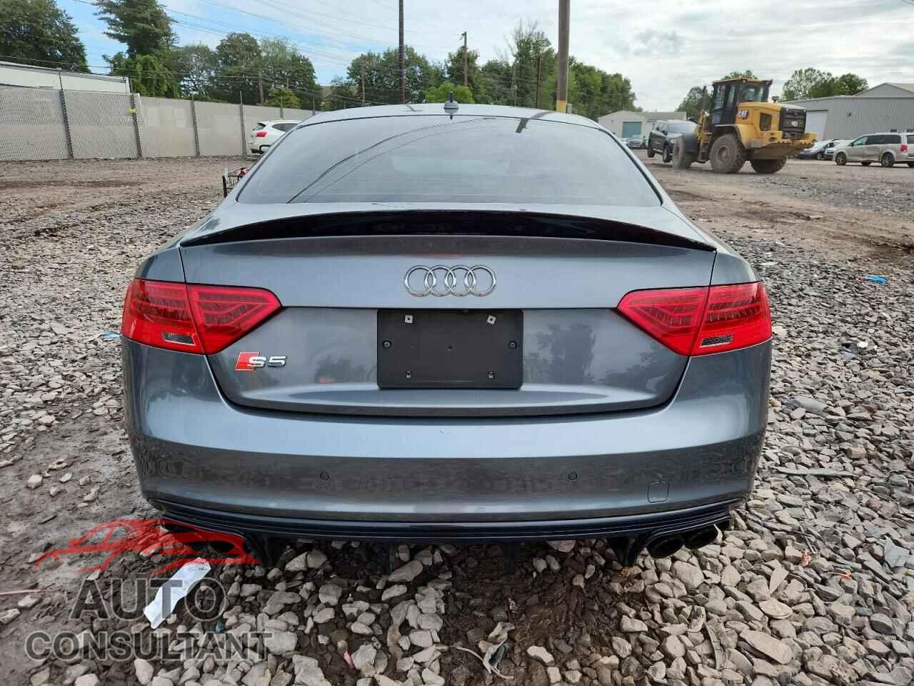 AUDI S5/RS5 2014 - WAUCGAFR3EA062639