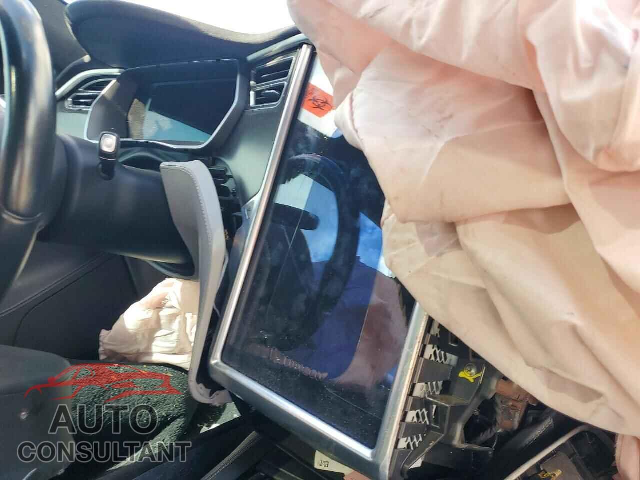 TESLA MODEL S 2015 - 5YJSA1E40FF109687