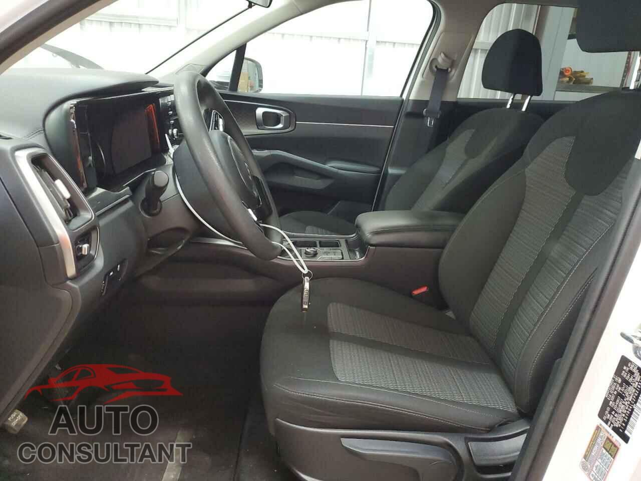 KIA SORENTO 2023 - 5XYRG4LC2PG218512
