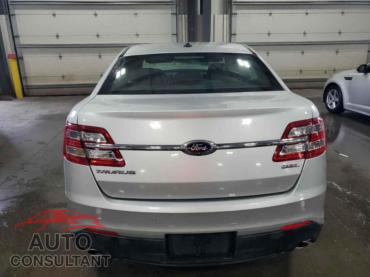 FORD TAURUS 2015 - 1FAHP2E85FG209572