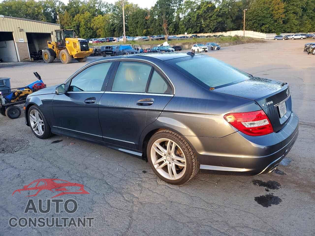 MERCEDES-BENZ C-CLASS 2013 - WDDGF8AB4DG141040