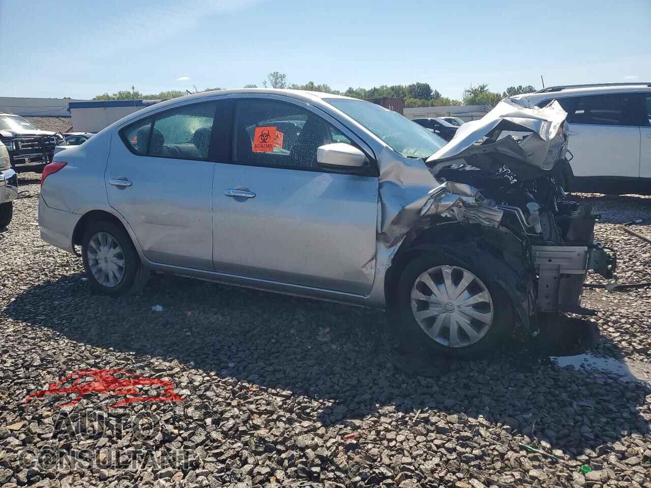 NISSAN VERSA 2017 - 3N1CN7AP6HL804985