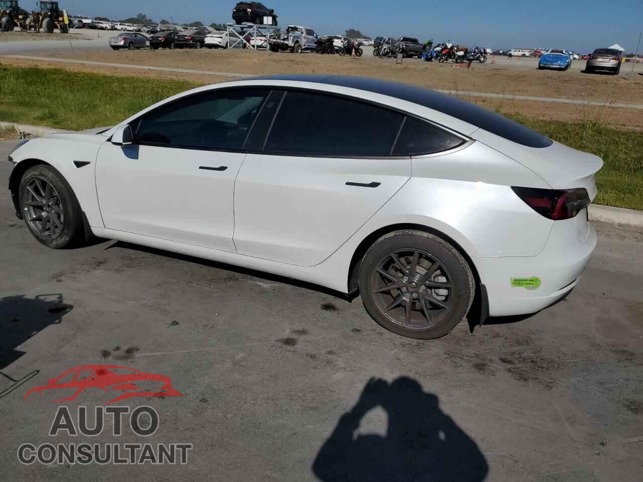 TESLA MODEL 3 2023 - 5YJ3E1EA8PF564156