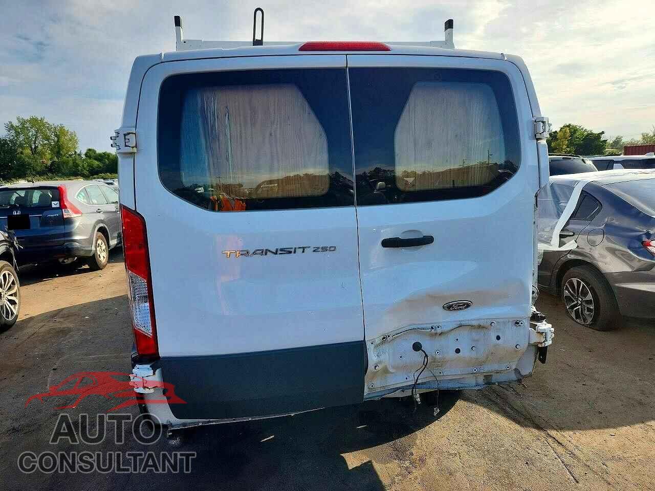 FORD TRANSIT 2016 - 1FTYR1ZM6GKA90659