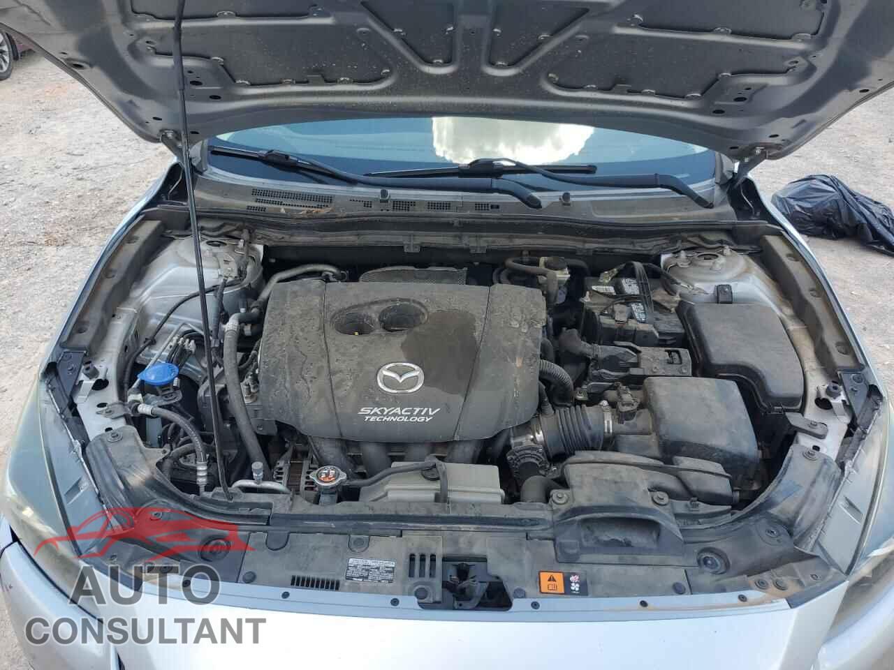 MAZDA 3 2018 - 3MZBN1U79JM167895