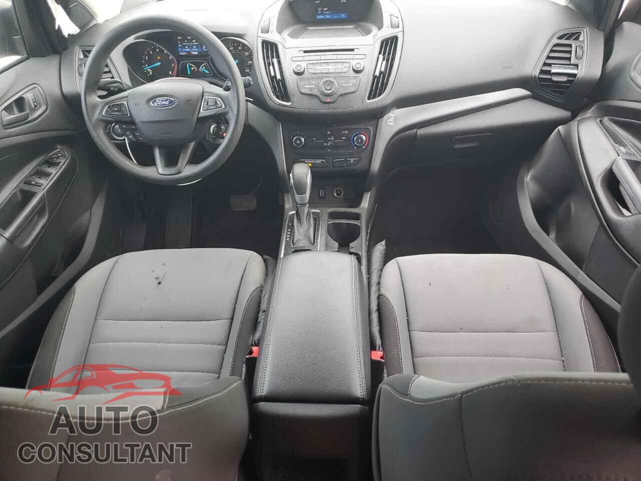 FORD ESCAPE 2017 - 1FMCU0F7XHUA09892
