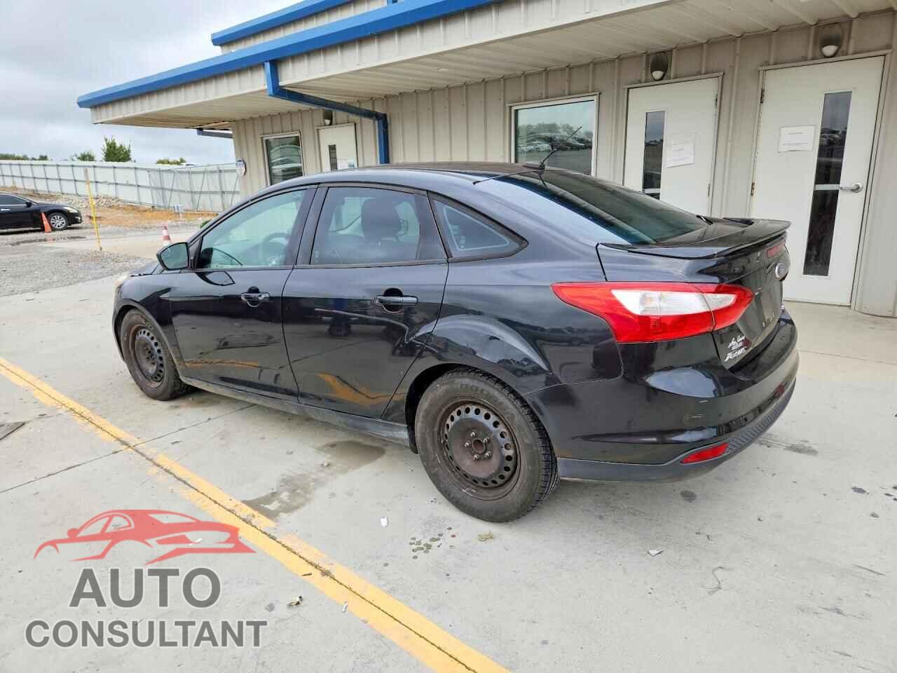 FORD FOCUS 2012 - 1FAHP3F22CL323144
