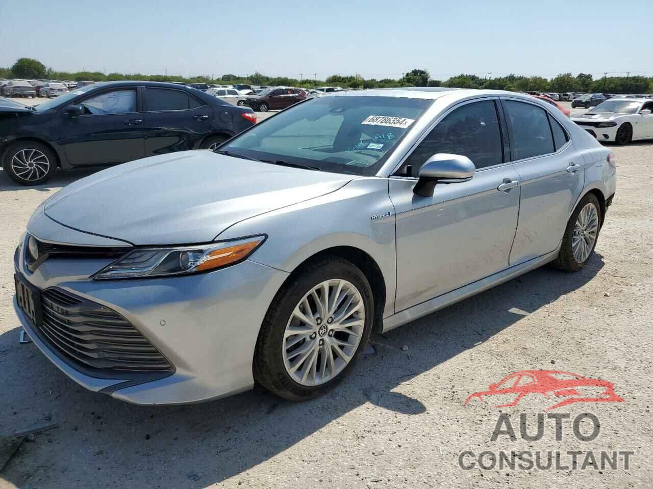 TOYOTA CAMRY 2018 - 4T1B21HK5JU008311