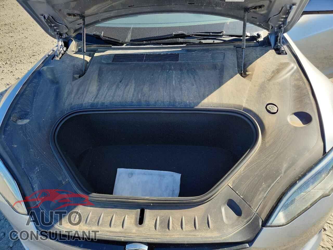 TESLA MODEL S 2025 - 5YJSA1E52SF551390