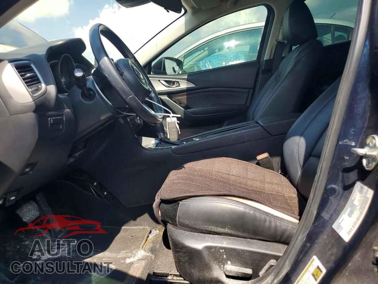 MAZDA 3 2018 - 3MZBN1V33JM172702