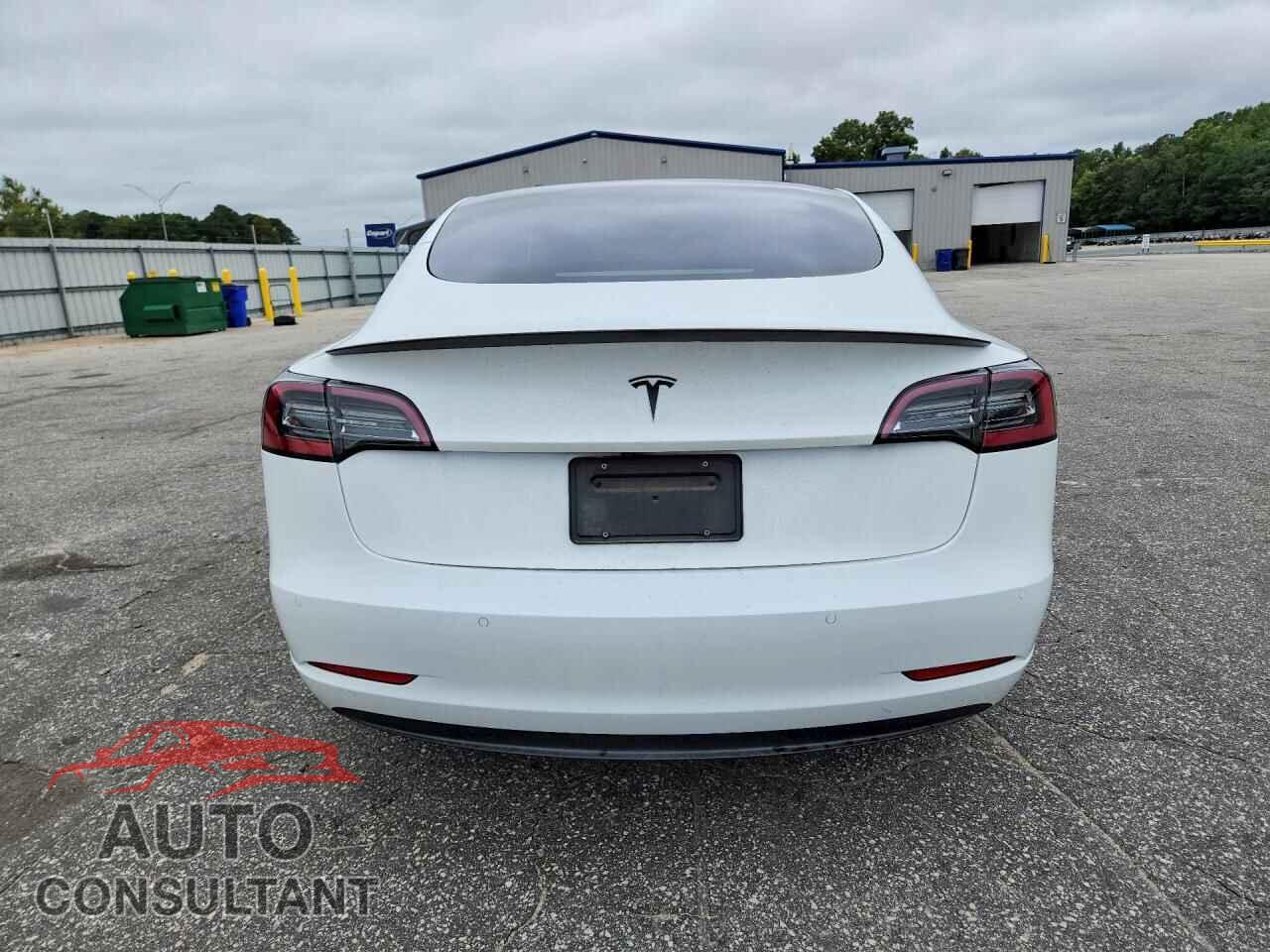 TESLA MODEL 3 2022 - 5YJ3E1EA8NF102872