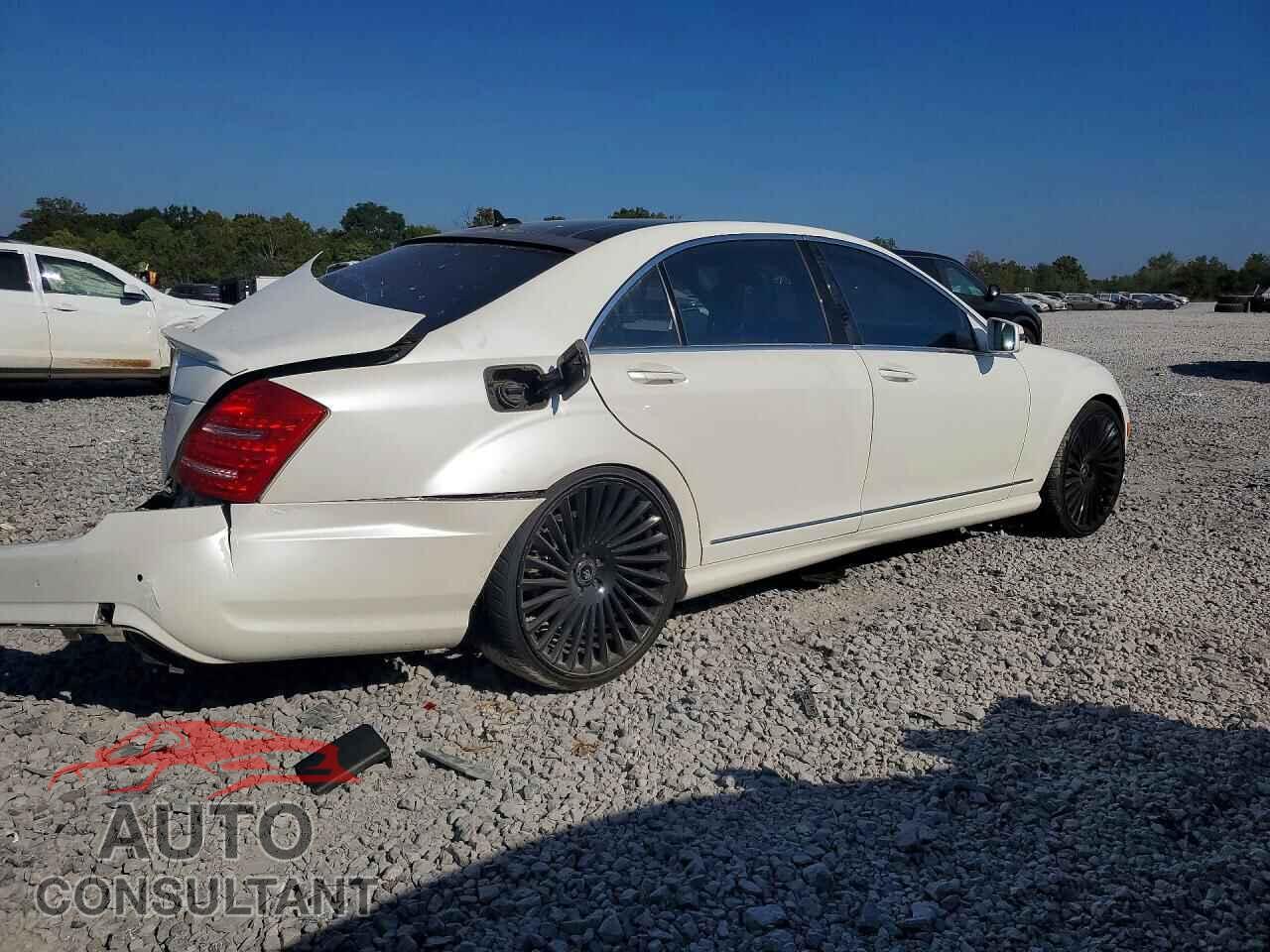 MERCEDES-BENZ S-CLASS 2011 - WDDNG7BB6BA411074