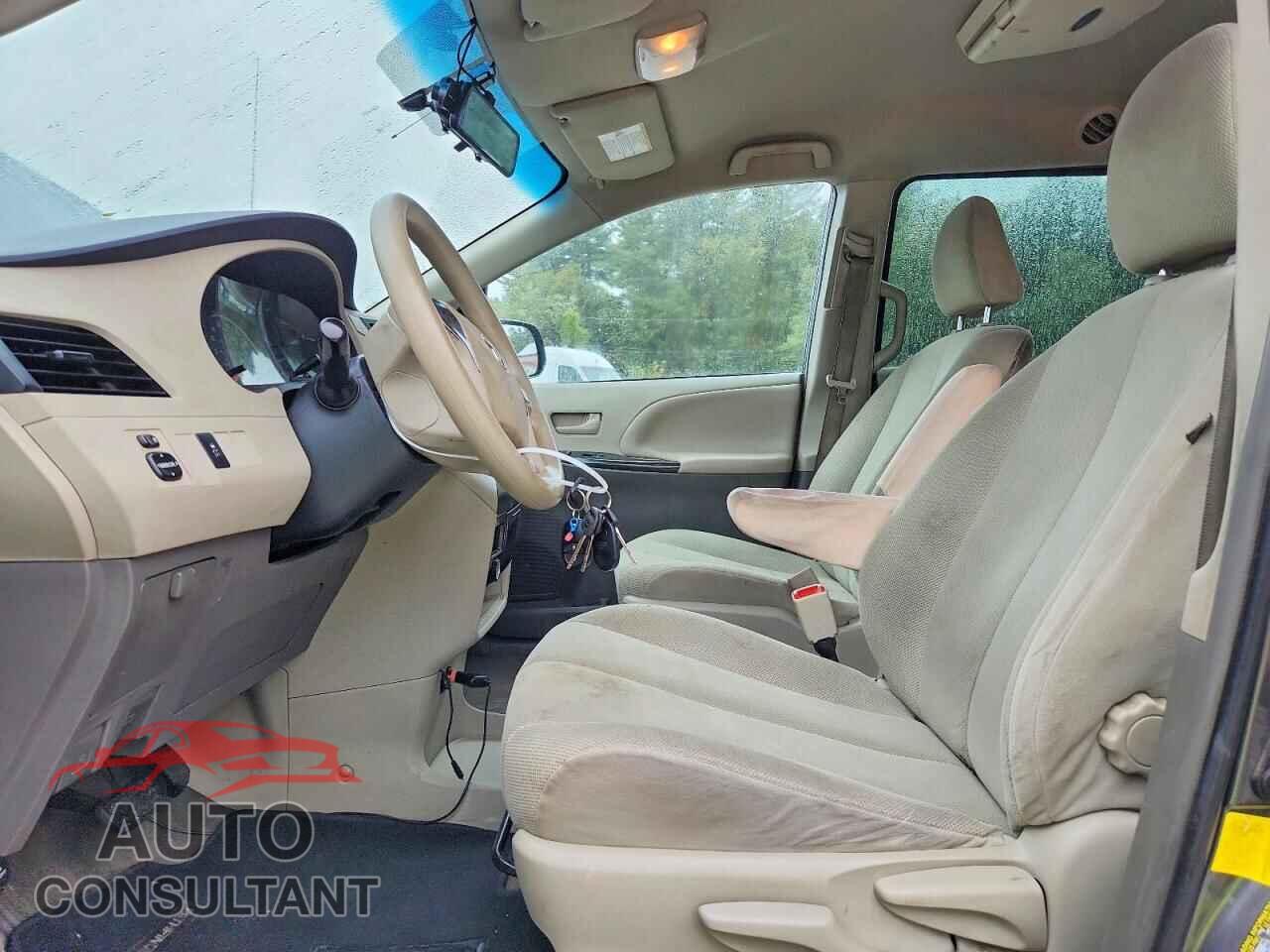 TOYOTA SIENNA 2012 - 5TDZK3DC2CS209913