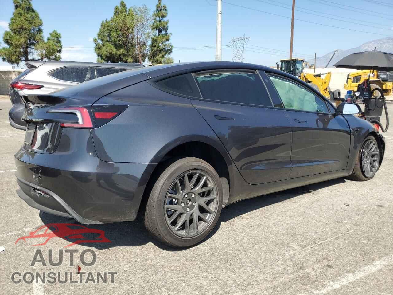 TESLA MODEL 3 2025 - 5YJ3E1EA5SF048376