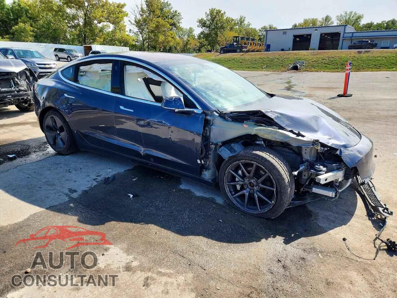 TESLA MODEL 3 2018 - 5YJ3E1EB8JF074977