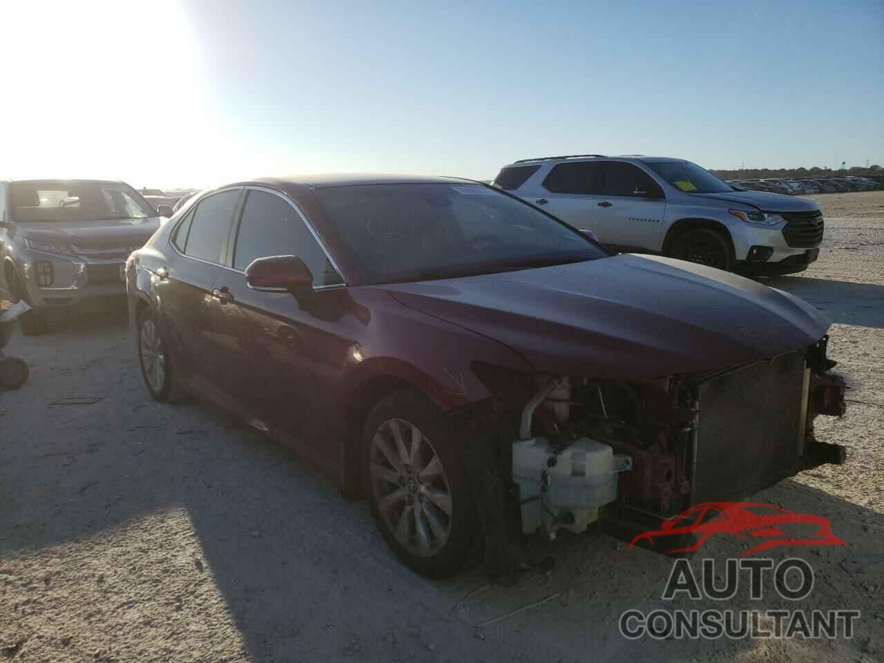 TOYOTA CAMRY 2018 - 4T1B11HK8JU613426