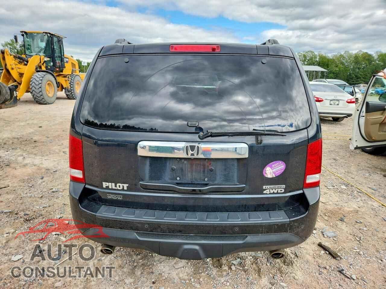 HONDA PILOT 2015 - 5FNYF4H90FB041377