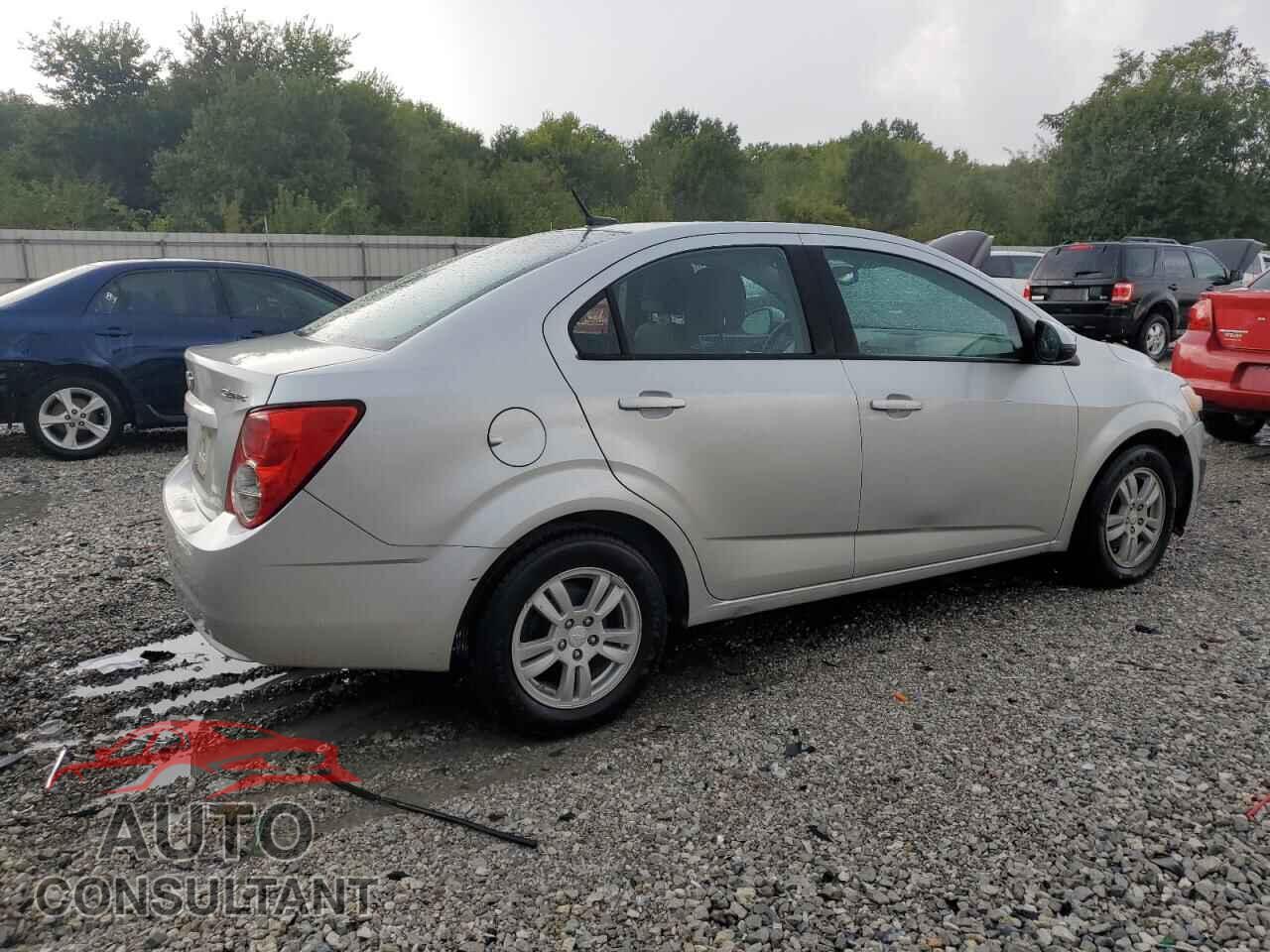 CHEVROLET SONIC 2013 - 1G1JA5SH6D4157461
