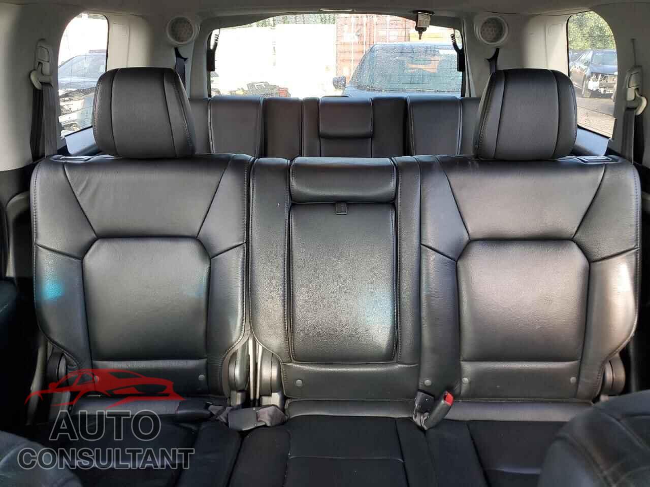 HONDA PILOT 2012 - 5FNYF4H9XCB060305