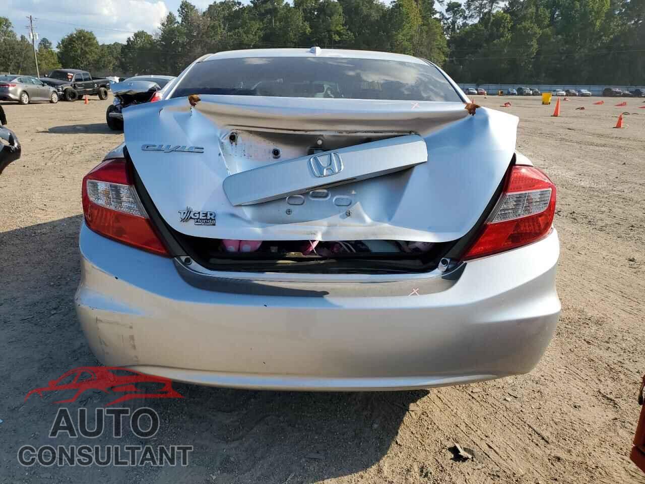 HONDA CIVIC 2012 - 2HGFB2F86CH524347