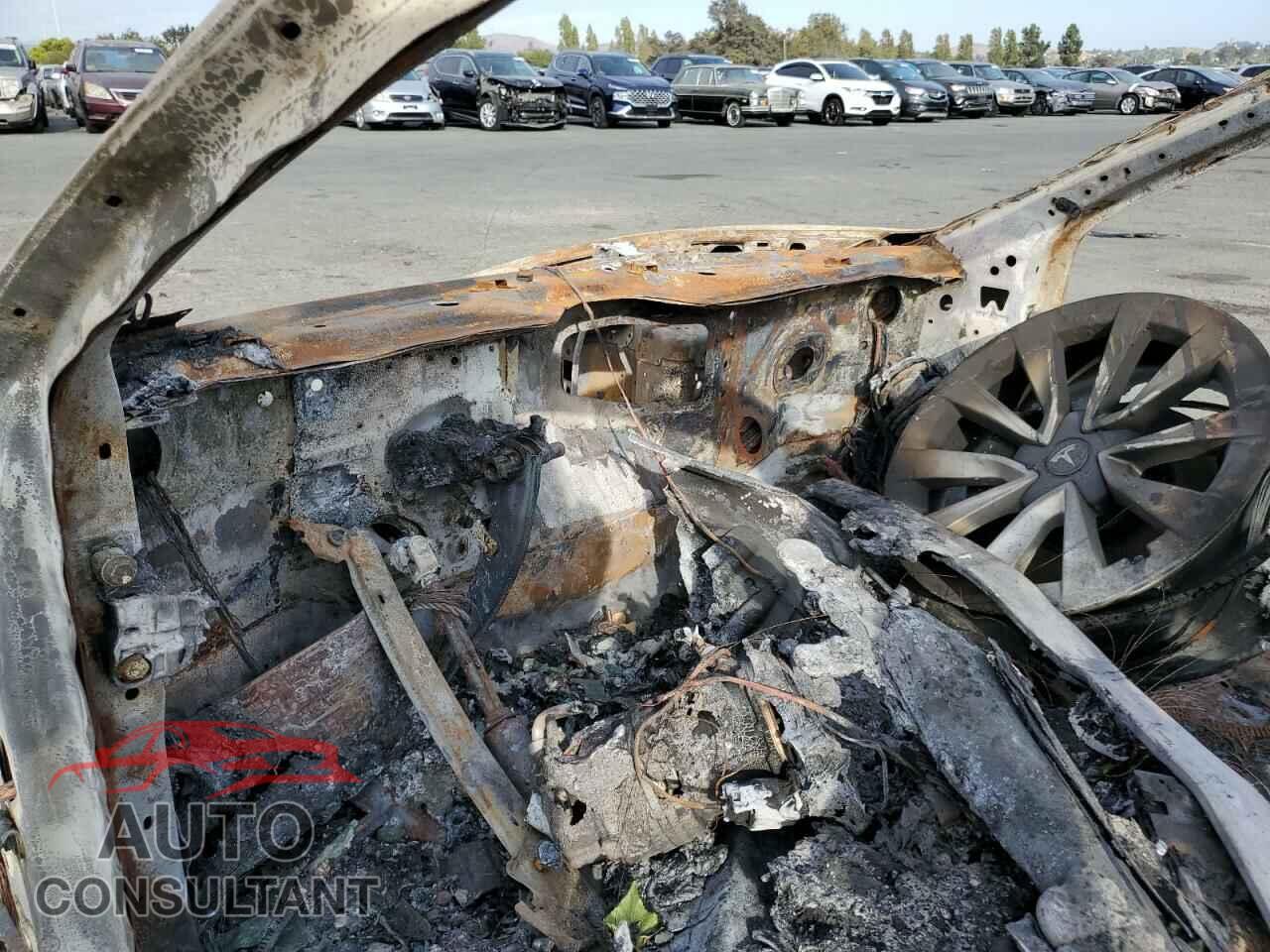 TESLA MODEL 3 2021 - 5YJ3E1EA4MF075216